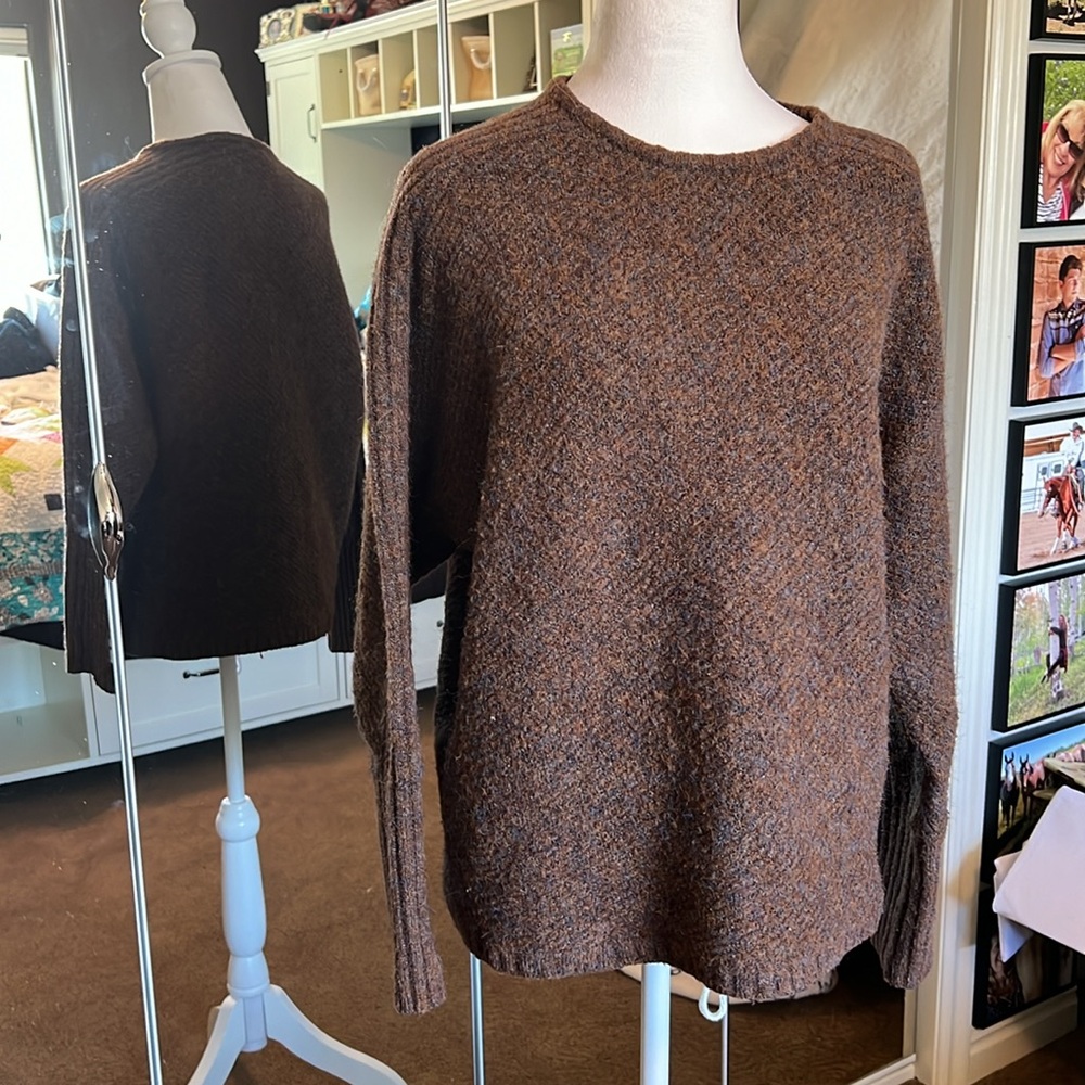 Max studio Crew knit long sleeve sweater size, large, brown and blue Heather